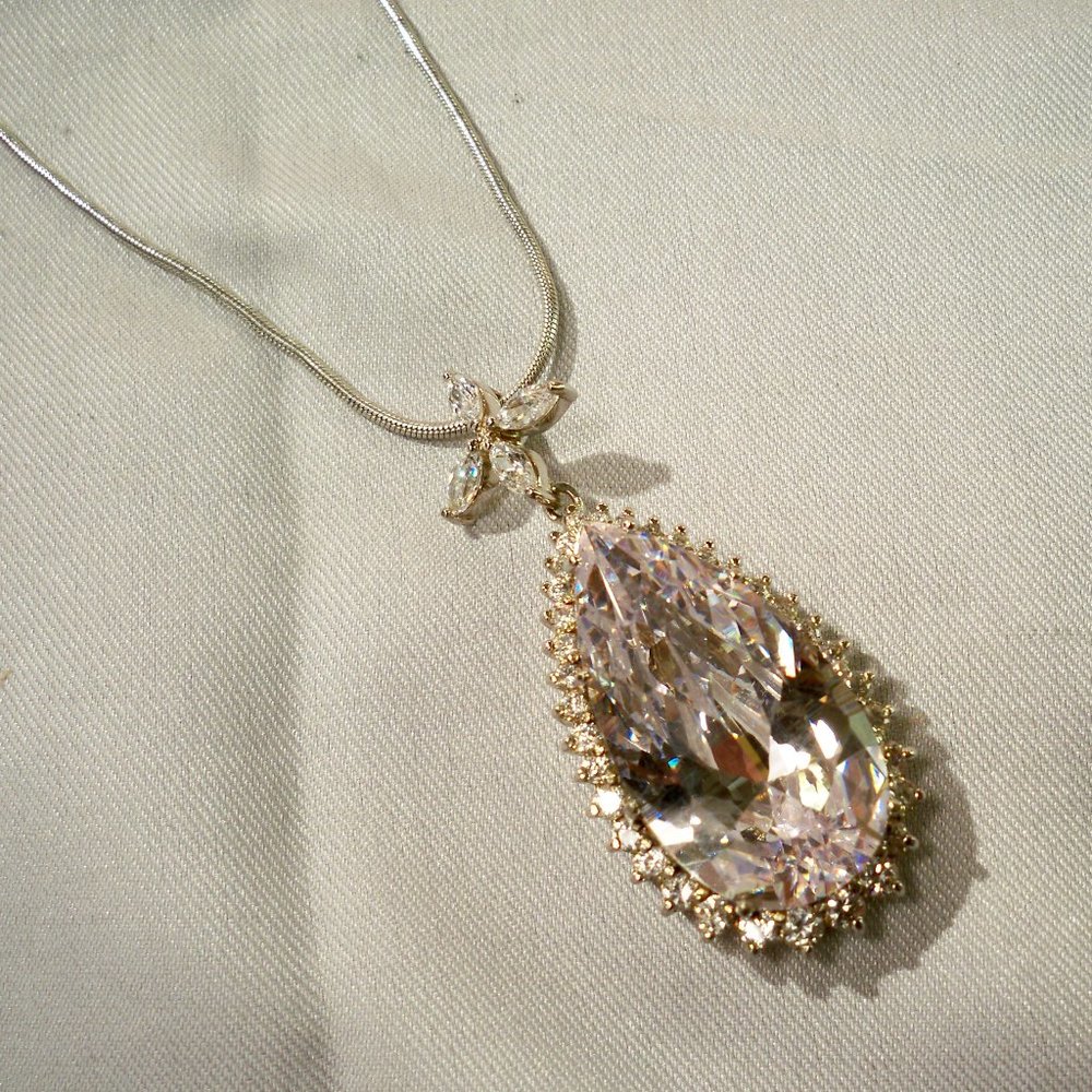 NEW Tear Drop Cubic Zirconias Silver Vintage Designer Necklace